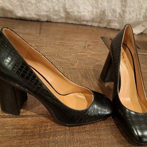 Nine West Begonia  Black Snackskin Heels Size 6.5 NWOT